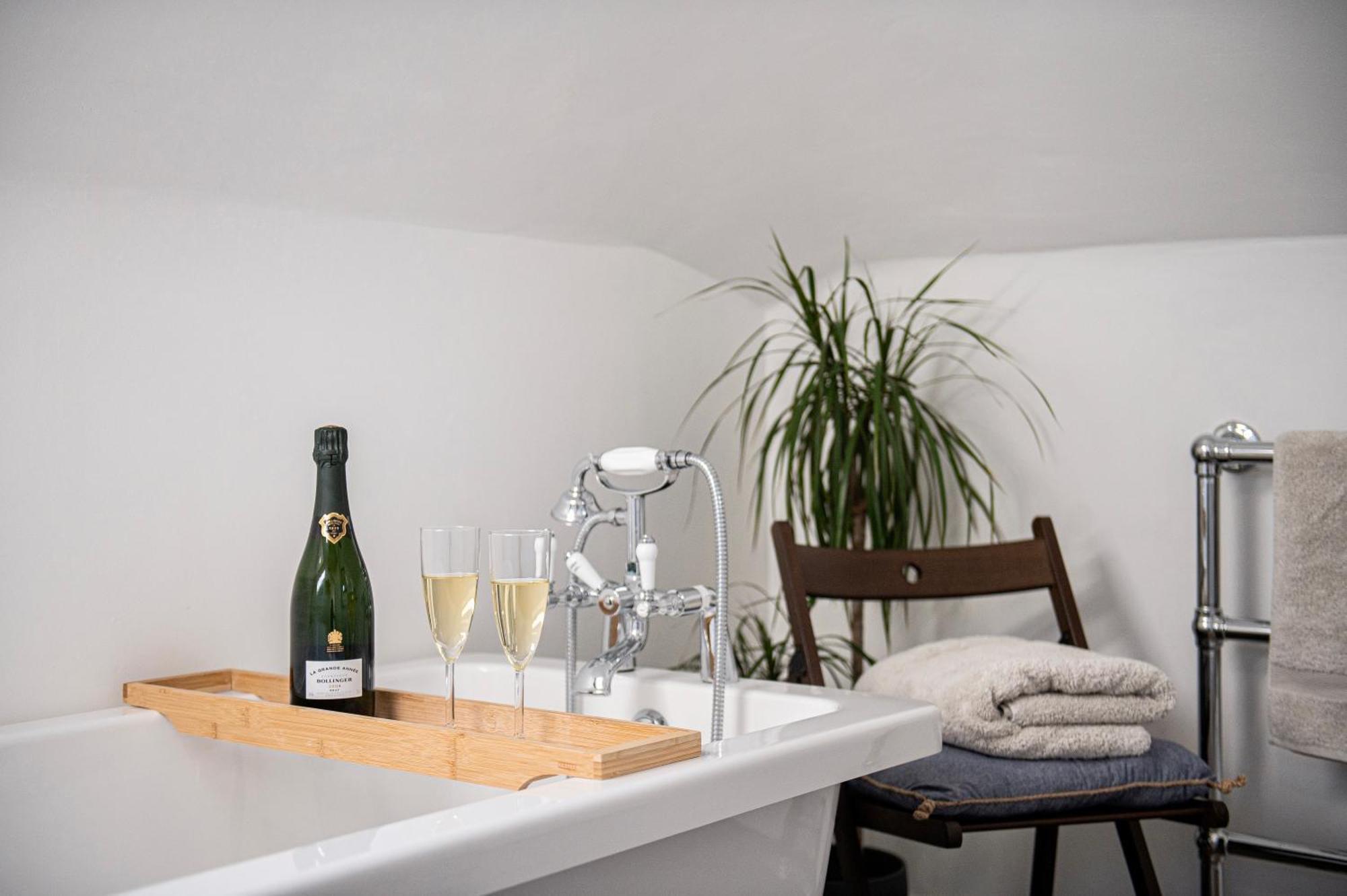 Central, Seaview Apartment, 3 Beds, 2 Baths, Kid & Dog Friendly At The Lookout ブロードステアーズ エクステリア 写真