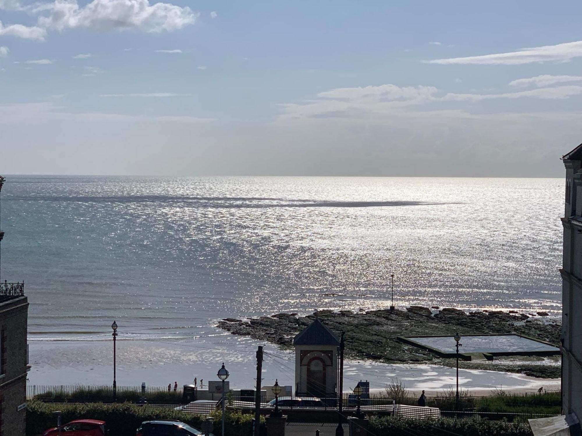 Central, Seaview Apartment, 3 Beds, 2 Baths, Kid & Dog Friendly At The Lookout ブロードステアーズ エクステリア 写真